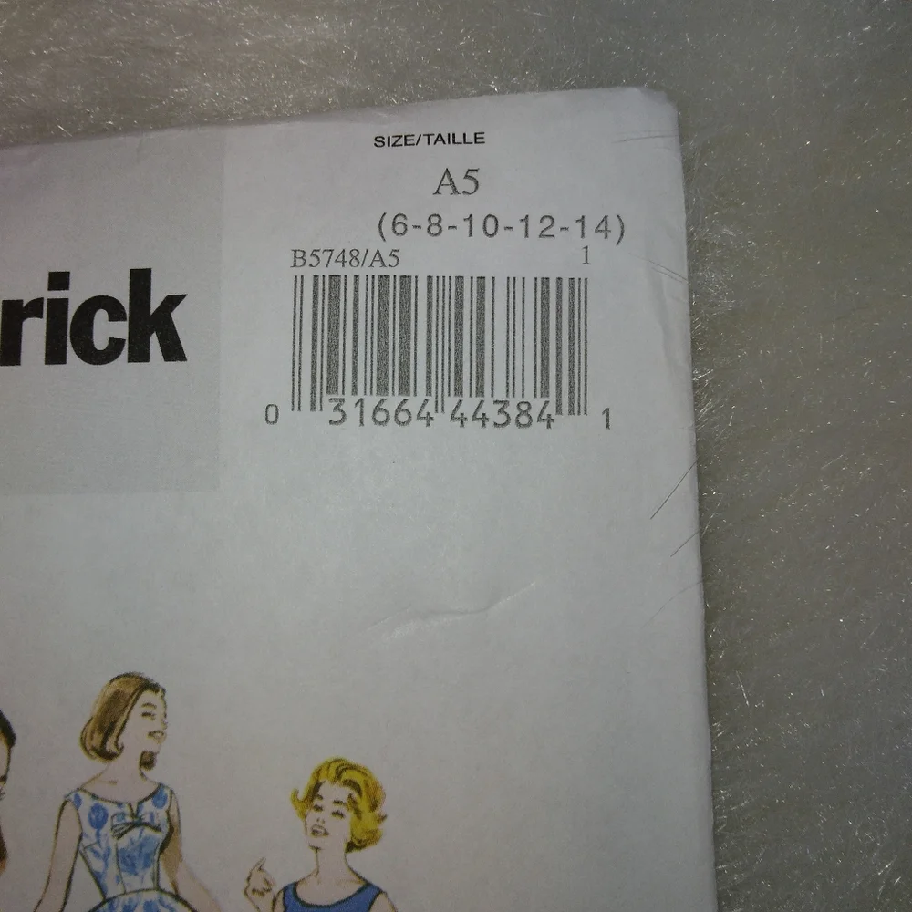 Butterick B5748 Retro '60 Dress Size 6-14